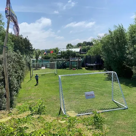 Moderne Mit Grosser Terrasse, Trampolin, Am Wasser *